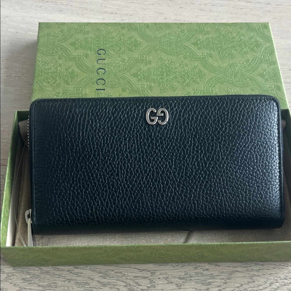 Gucci Black Textured Leather Wallet